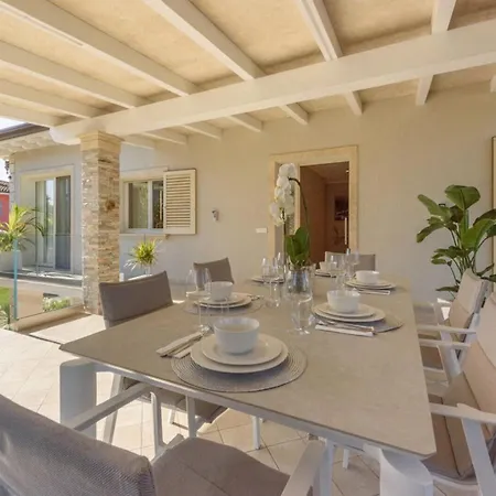Apartment Casa With Pool 300M Beach 3 Bedrooms Forte dei Marmi